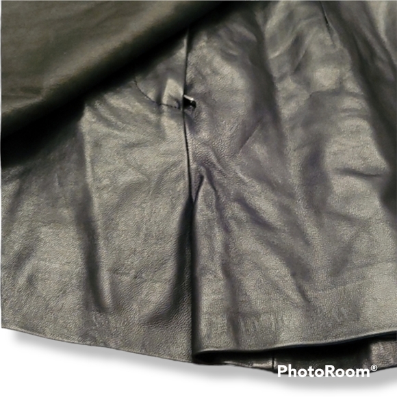 Christian Dior Lambs Leather Skort with CD Buckle - Picture 5 of 12